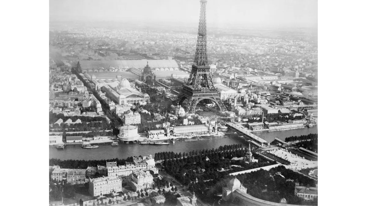 Black and white image of Paris along the Seine River in 1889.